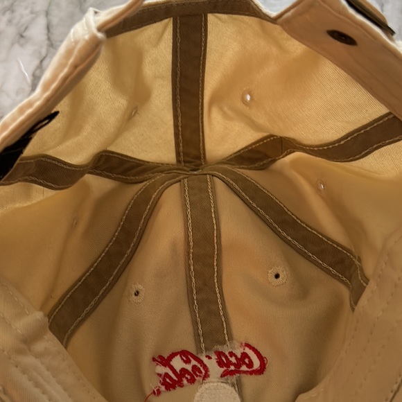 Coca-Cola hat with golf ball and tee - Picture 8 of 9